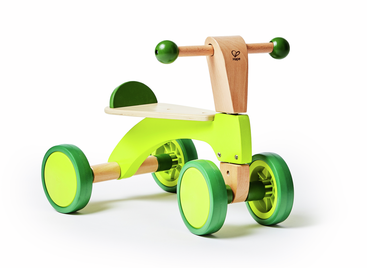 Groene houten Hape Scoot-Around vierwieler E0101.